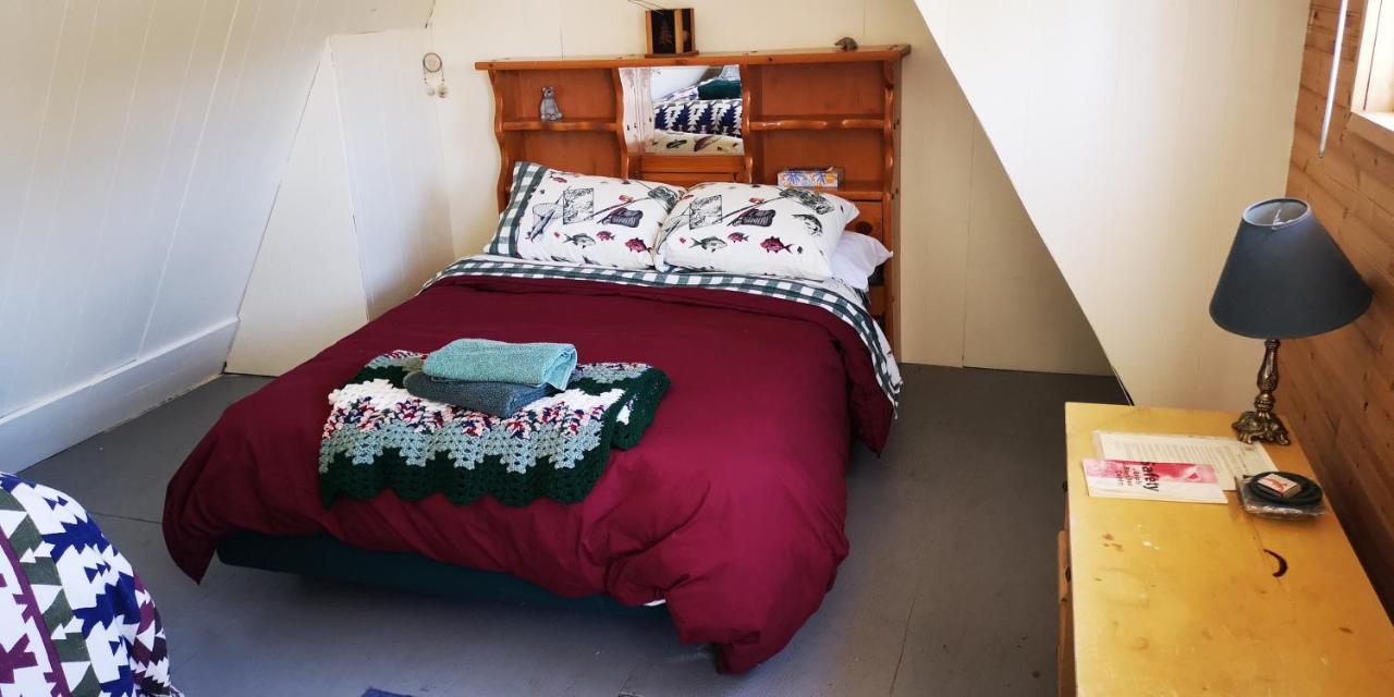 Yellow Dog Lodge, Inc. Yellowknife Bagian luar foto